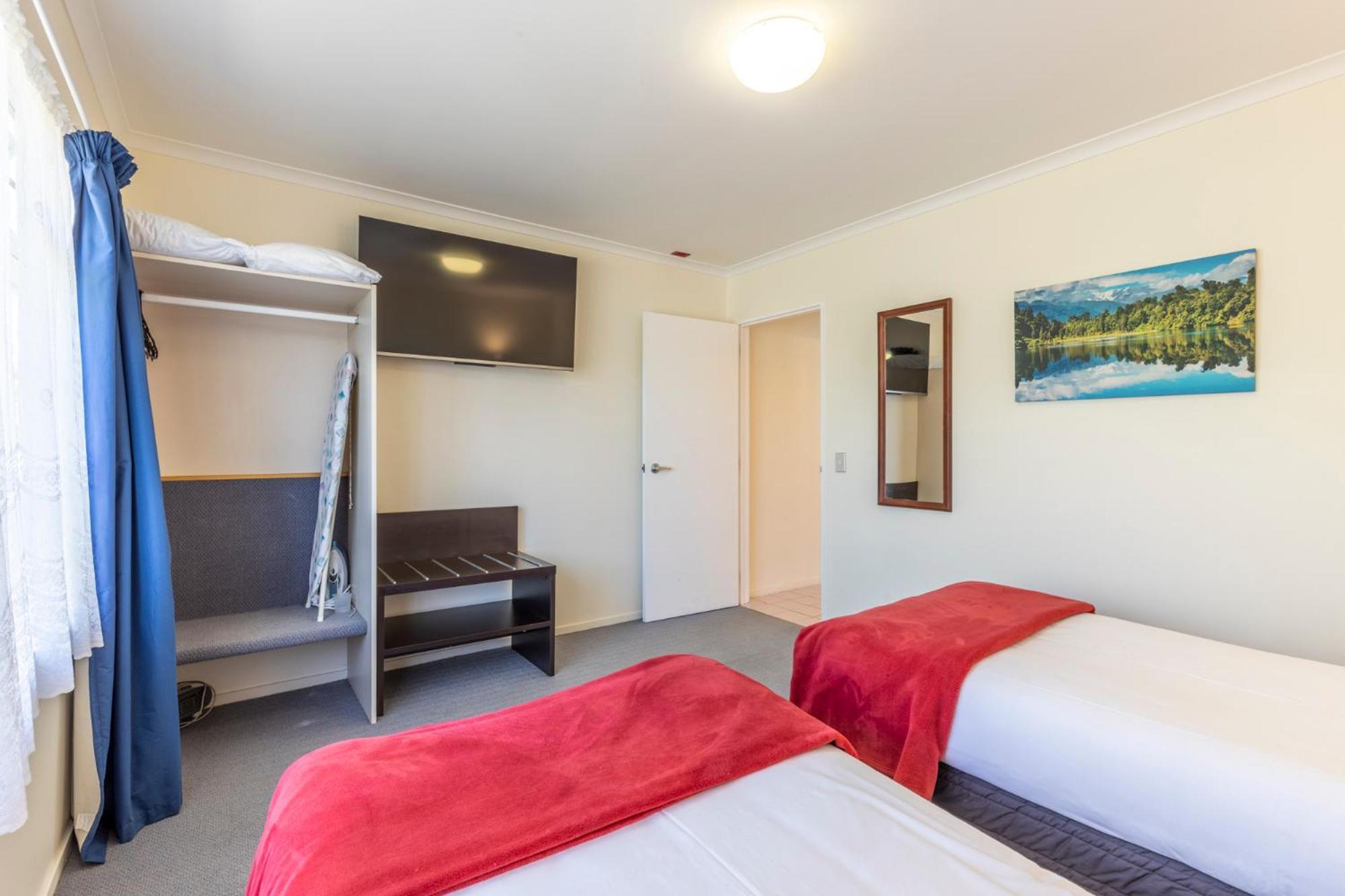 Asure Prince Motor Lodge Taupo Bagian luar foto