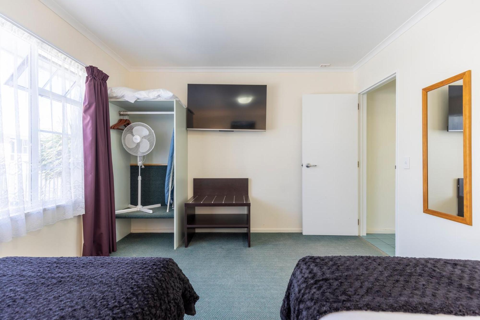 Asure Prince Motor Lodge Taupo Bagian luar foto
